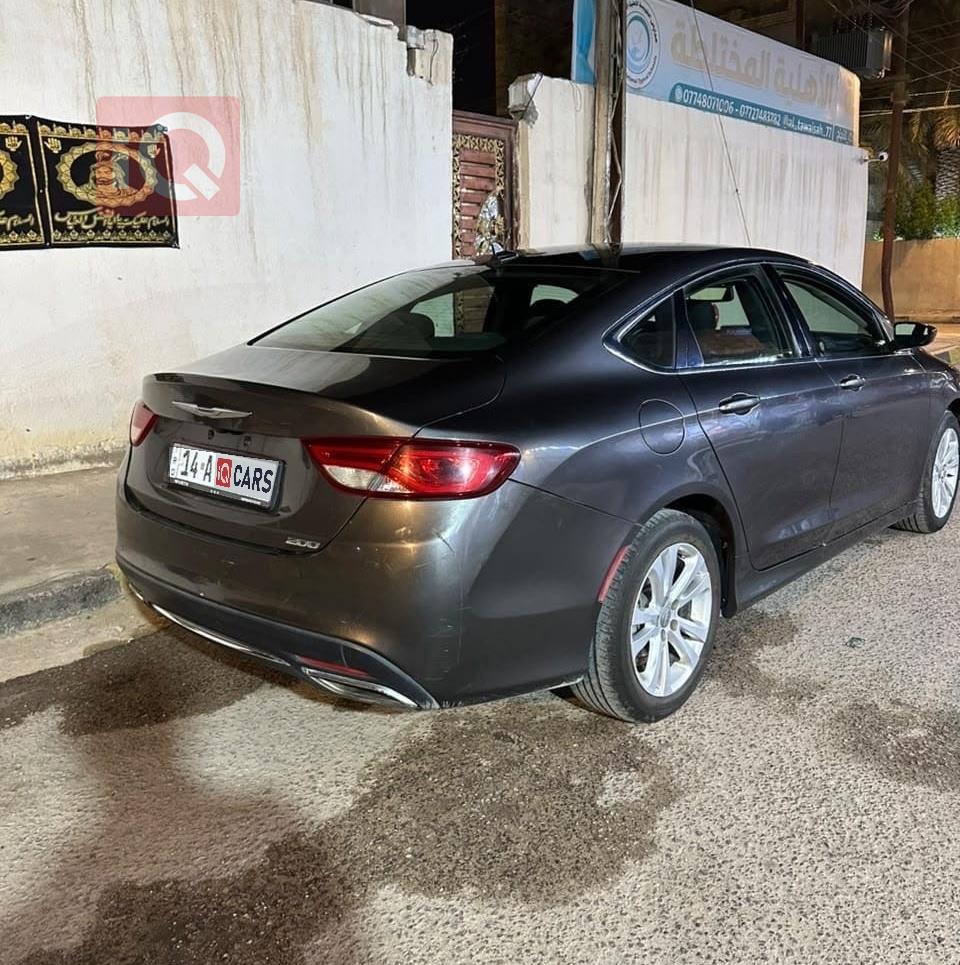 Chrysler 200